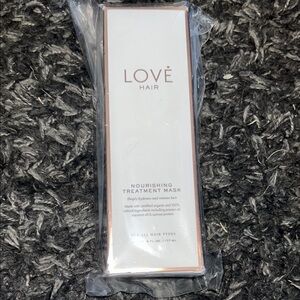 LOVE HAIR- NOURISHING TREATMENT MASK NWT